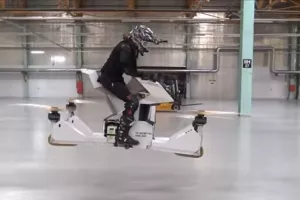 Dubai: Policija predstavila futuristički leteći jednosjed nastao u Rusiji