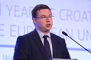 Pavić: Minimalna plaća raste za 131 kunu, poslodavcima smanjena osnovica za obračun doprinosa
