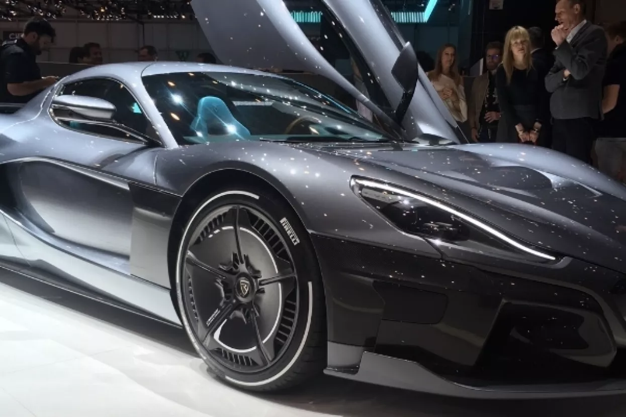 Salon automobila u Ženevi: Iza glamura i sjaja skriva se puno briga