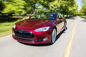 Tesla povlači 123 tisuće Modela S
