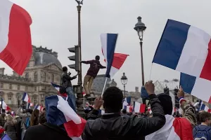 Nakon godine dana na vlasti većina Francuza ne voli Macrona