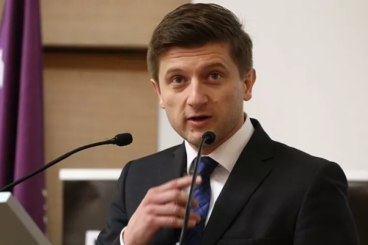 Marić: Pratimo razvoj događaja vezan uz poskupljenje goriva