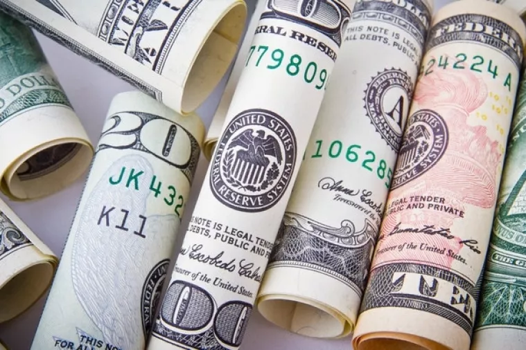 Dolar jača, euro i dalje pritišću koalicijski dogovori u Italiji