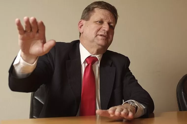 Mršić: Ministre Kujundžiću, ne igrajte se s javnim zdravstvom