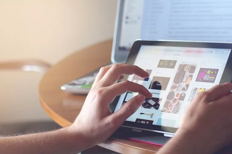 Digitalizacija škola u godinu dana napredovala sa dvojke na četvorku