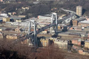 Italija: U državi Koloseuma - zašto se urušavaju 40 godina stare građevine?