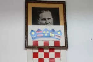 Hrvatska verzija Banksyja: U školi u Rijeci ukazao se Tito