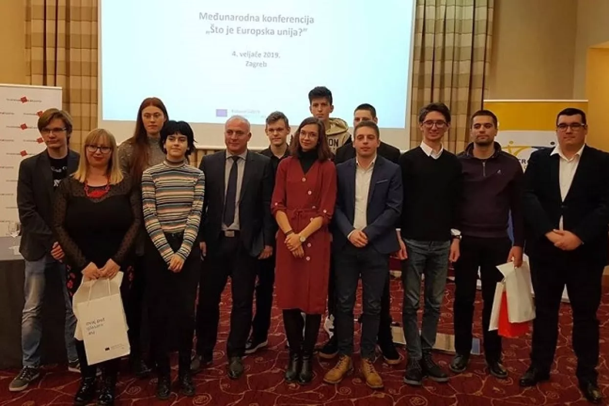 Konferencija 'Što je EU?': Mladi bi trebali biti politički odgovorniji i više participirati