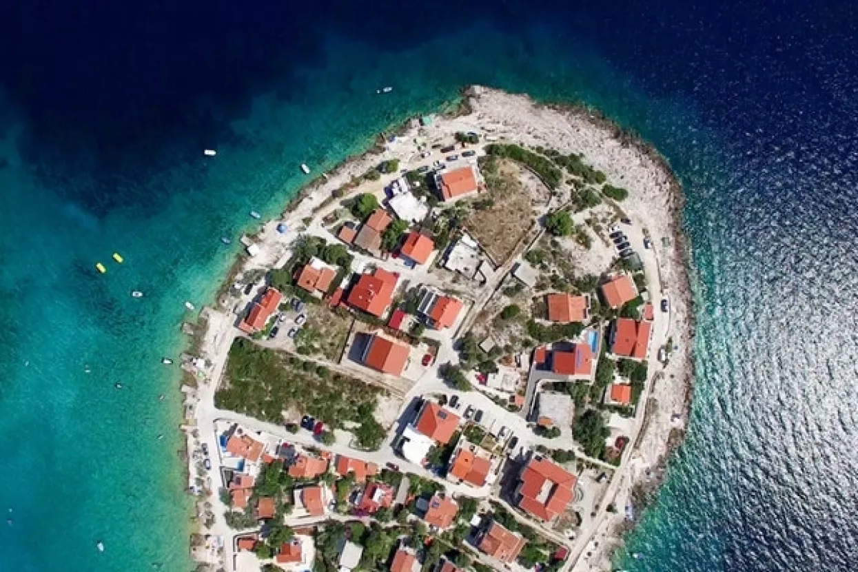 Danas u Hrvatskoj - Žalac potpisuje 39 ugovora za razvoj otoka
