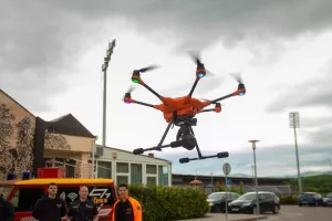 D(R)ONacija: Tele2 vatrogasnim društvima donirao dronove