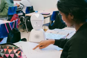 Tehnologijom protiv osamljivanja: Robot odlazi u školu umjesto bolesnog dječaka