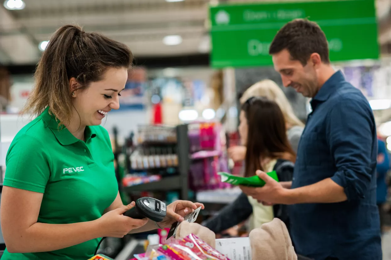 Pevec isplatio 1.000 kuna regresa svim zaposlenicima