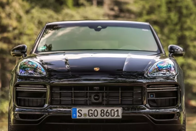 [VIDEO] Vozili smo novi Porsche Cayenne Coup&eacute; Turbo - do stotke 'zalijepi' za 3,9 sekundi