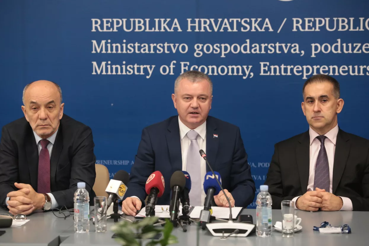 Zbogom 'fali vam jedan papir' - Tvrtku otvorite uz servis START!