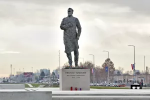 Višnja Starešina: Predizborna poplava novih tuđmana i Tuđmanovih tumača
