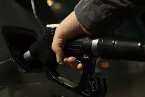 U svibnju će cijene goriva i rasti i padati, a od lipnja će početi rasti