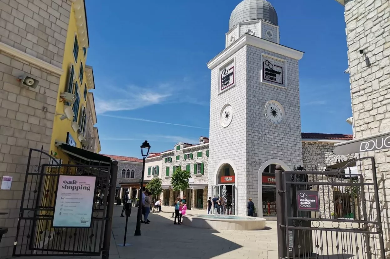 Siguran shopping u Designer Outletu Croatia - Kako se danas šopingira u modnom gradiću na otvorenom?