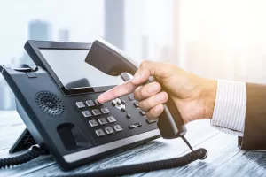 English café u Lideru: Kako završiti telefonski razgovor s poslovnim suradnicima