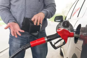 Porasle cijene goriva u Hrvatskoj, tečaj dolara ublažio poskupljenje