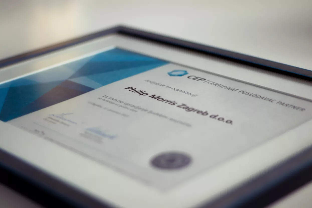 Philip Morris Zagreb kontinuirano ulaže u razvoj zaposlenika - već šestu godinu zaredom nagrađen certifikatom Poslodavac Partner