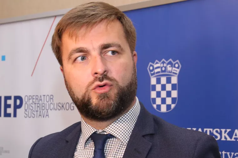 Ministar Ćorić u Mađarskoj o LNG-u, otkupu Ine...