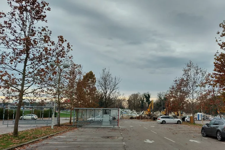 Totalni &#39;facelifting&#39; sada i oko rotora. Srušena zgrada Spara. Što li će tu biti?