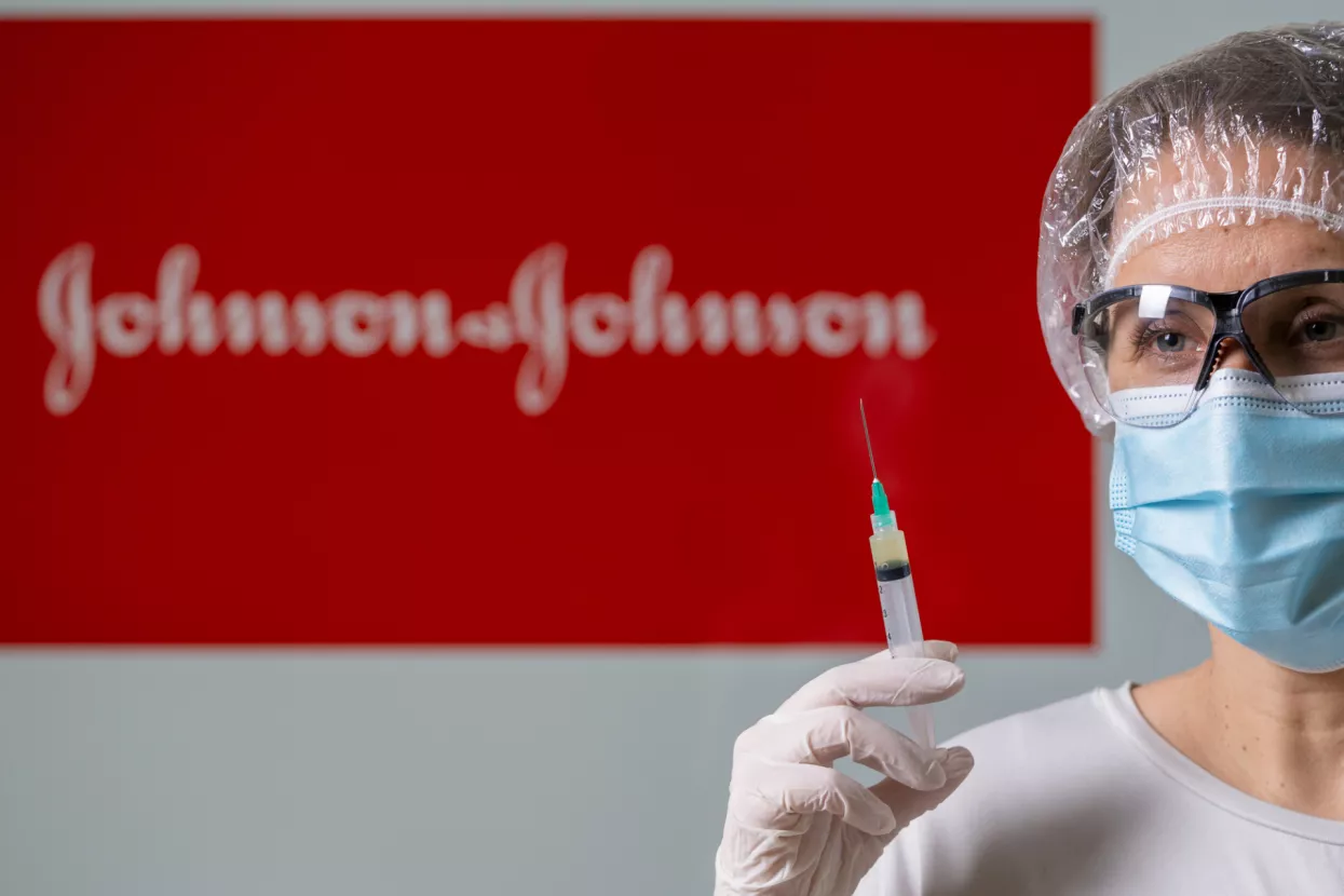 Privremeno zaustavljeno korištenje J&amp;J cjepiva baš kad ono stiže u Hrvatsku