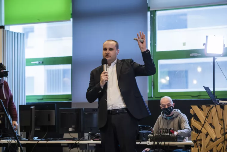 TOP 25: Pogledajte najoriginalnije honorarne poslove. Jeste li vi ikad radili nešto luđe?