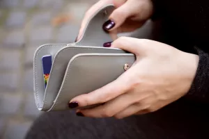Više od pola Hrvatica ne štedi za mirovinu, investirale bi više kad bi znale kako