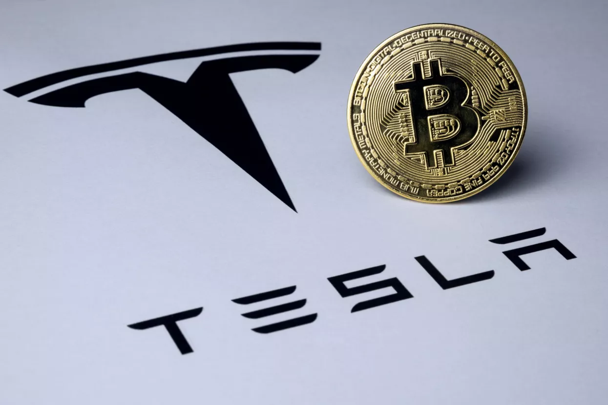 Musk obustavlja kupnju Teslinih vozila bitcoinom