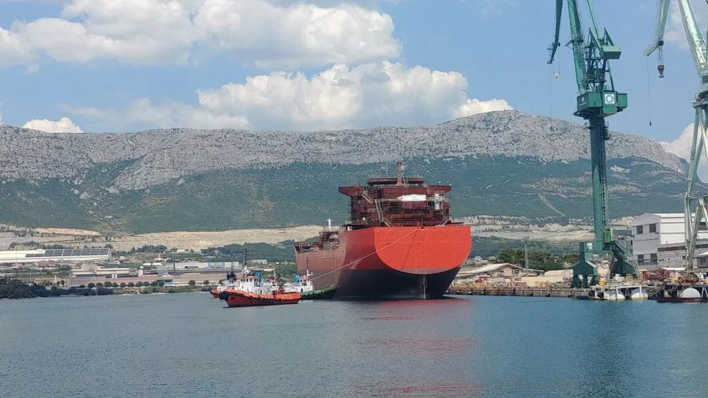 Golden Horizon, najveći jedrenjak na svijetu, isplovio je iz luke brodogradilišta Brodosplit