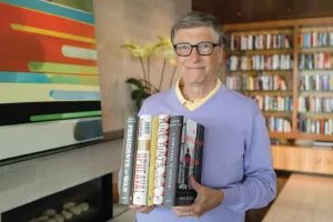 Bill Gates preporučuje pet knjiških naslova za čitanje preko ljeta