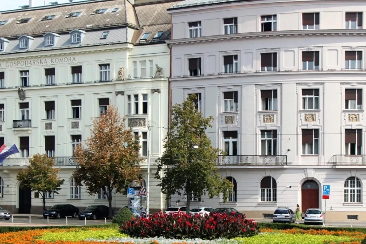 Vlada ponovno pokušava obmanuti poduzetnike u vezi izmjena zakona o HGK