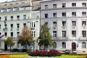 Vlada ponovno pokušava obmanuti poduzetnike u vezi izmjena zakona o HGK