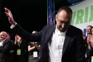 Tomašević kao vatrogasac gubi kredibilnost