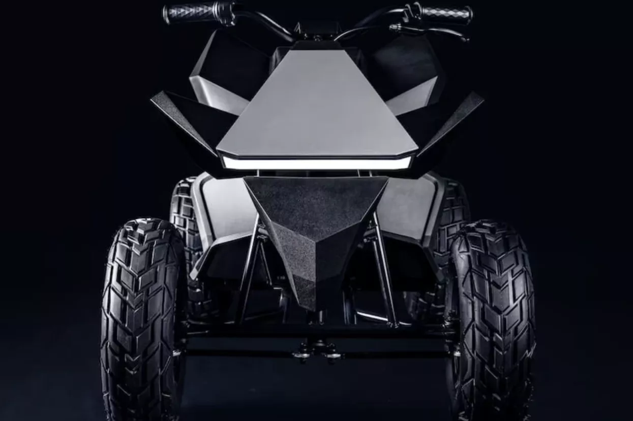 Elon Musk u prodaju pustio Tesla Cyberquad električna vozila za klince