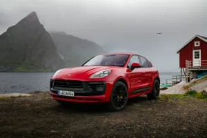 Rat i nestašica poluvodiča prekinuli proizvodnju Porschea