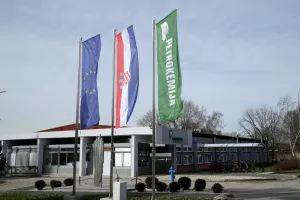 CERP prodaje 17,90 posto dionica Petrokemije
