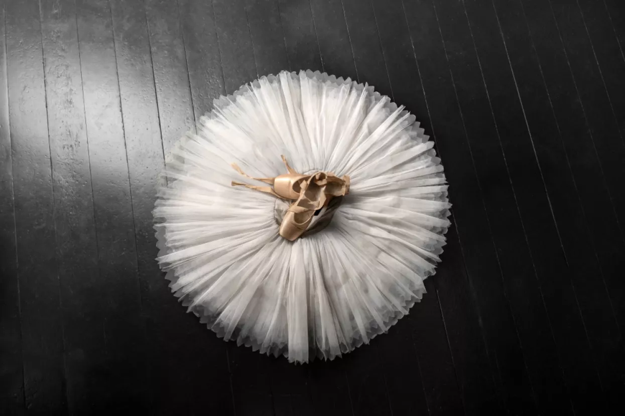 Balletcore: Novi modni trend zbog kojeg i muškarci obuvaju baletne papučice