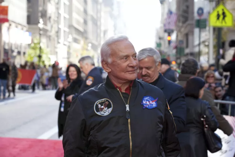 Jakna čuvenog astronauta Buzza Aldrina prodana za nevjerojatnih 2,8 milijuna dolara