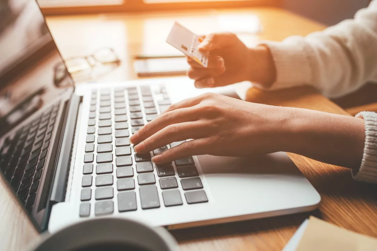 Pandemija utjecala na navike potrošača: češće kupujemo online i plaćamo beskontaktno