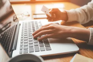 Pandemija utjecala na navike potrošača: češće kupujemo online i plaćamo beskontaktno