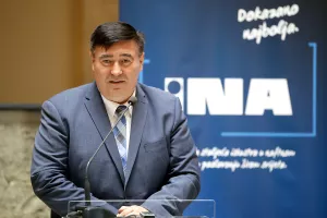 Sándor Fasimon podnosi ostavku na mjesto predsjednika Uprave Ine