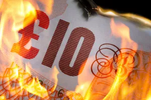 Nakon slabljenja funte i britanska središnja banka diže kamate