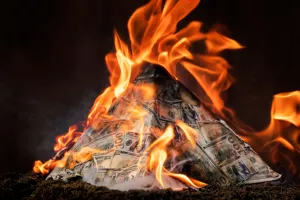FED pojačava vatru: Investitori i analitičari upozoravaju na povećanje tržišnog stresa