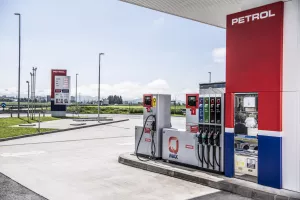 Petrol postaja