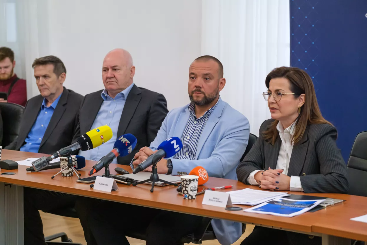 Bojan Reščec, Ivo Čović, Aljoša Pleić, Marija Šćulac Domac<br>Udruženje OIE HGK, Udruženje obnovljivih izvora energije Hrvatska gospodarska komora