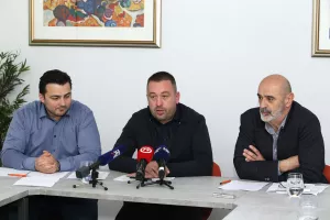 Konferencija za medije Hrvatske udruge proizvođača bioplina: Ante Topalović, Marijan Cenger i Emil Guščić