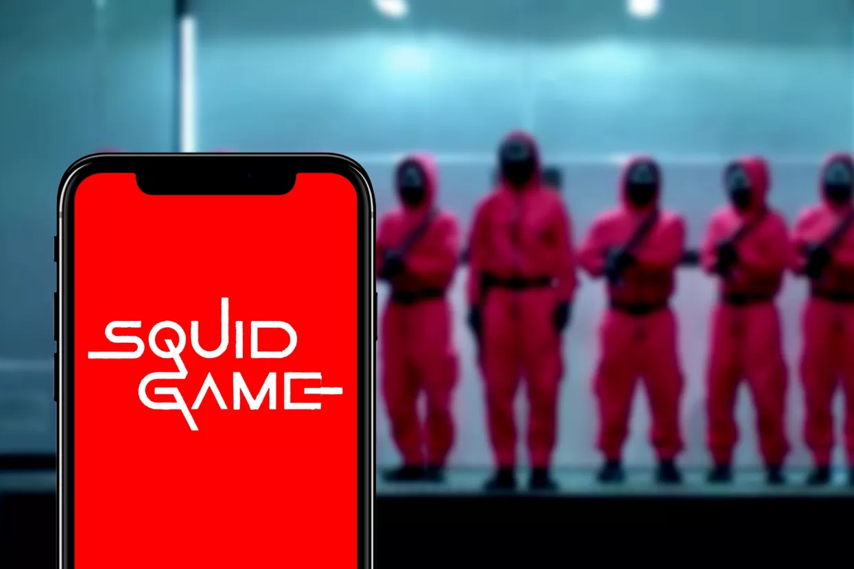 Televizijske serije poput Squid Gamea ruše rekorde gledanosti, a filmovi kakav je, recimo, Parazit osvajaju prestižne filmske nagrade. Brojne K-pop zvijezde angažirane su u reklamnim kampanjama Diora, Louis Vuittona, Tiffany&Coa, Celinea, Bulgarija