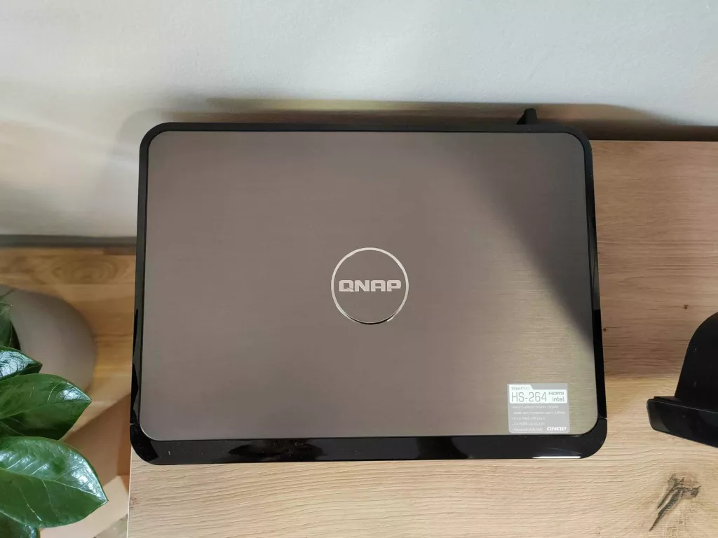 QNAP HS-264 